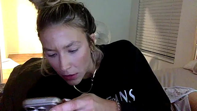 Misss alyssaaa online show from May 8, 1:20 am