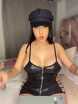 LindseyMos online show from July 31, 4:02 am