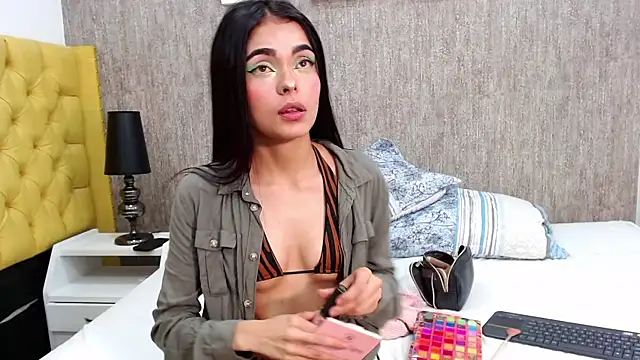 CatalinaFoxs online show from May 12, 8:04 pm
