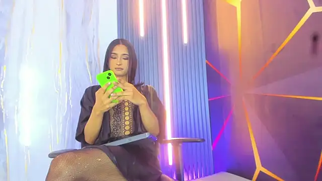 Miss Isa  online show from June 7, 1:18 pm