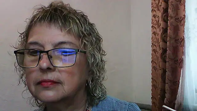 ElizabethGorden online show from June 23, 2:26 pm