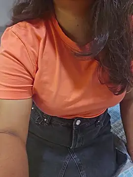 sluttytitties69 online show from June 12, 9:17 am
