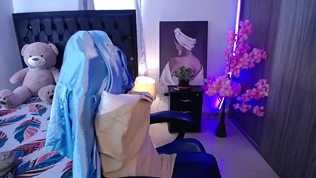MarQueen1  online show from May 10, 12:40 pm