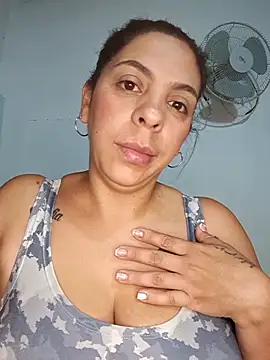 andreadefuego online show from May 4, 5:28 pm