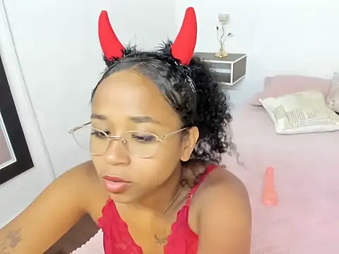 wizarpamela online show from May 7, 6:55 pm