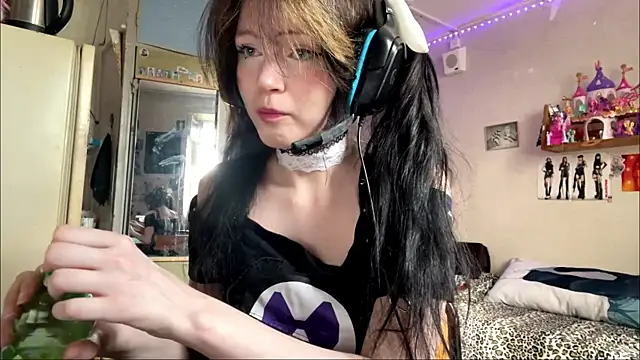Berlinettagray online show from May 10, 2:41 pm