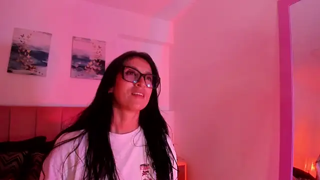 ZarayFeet online show from June 9, 7:02 pm