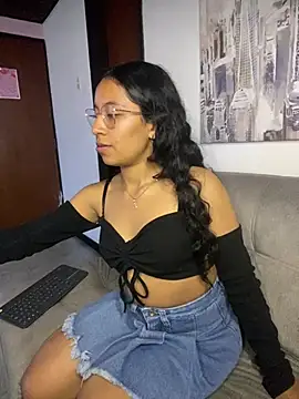 CassiePink  online show from May 9, 1:46 pm