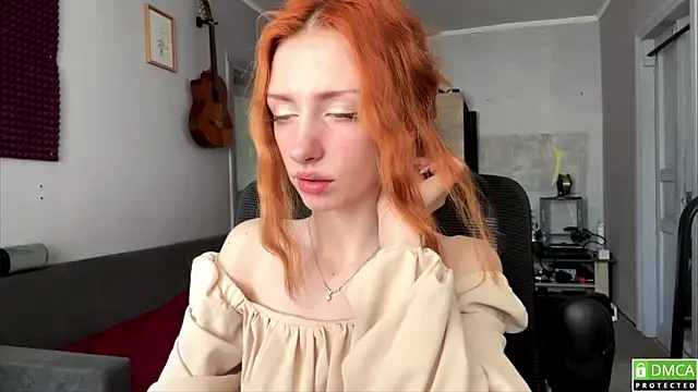 AliceServanica online show from May 17, 7:51 am