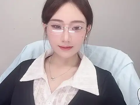  222Mia online show from May 12, 2:53 am