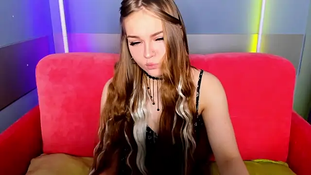 KremkaColada online show from May 15, 1:33 am