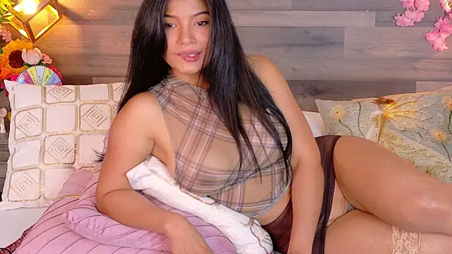 IsisFerrero  online show from May 14, 1:33 am