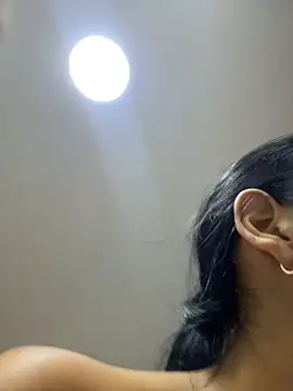 Melissa Rendon online show from July 15, 5:06 pm