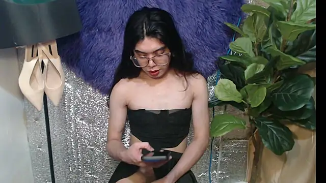 RoseAmarie online show from June 9, 6:13 am