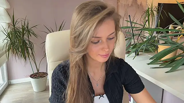 MonaBlisss online show from May 15, 11:24 am