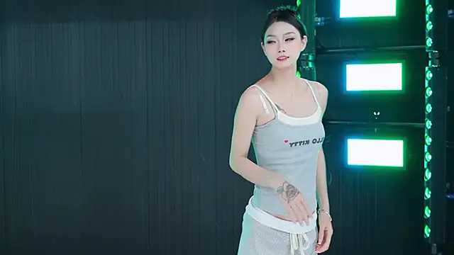YDHY-girl-01 online show from May 11, 6:04 am