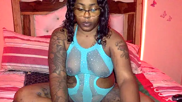 creamyamber online show from April 2, 1:03 am