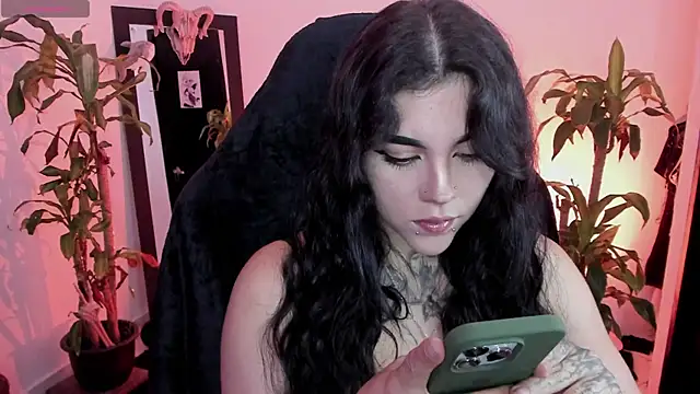 MissCharlottte 18 online show from June 11, 3:36 am