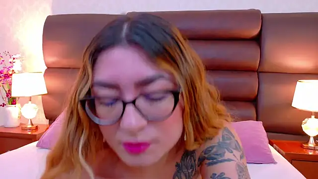 LiahRose  online show from June 10, 10:41 pm