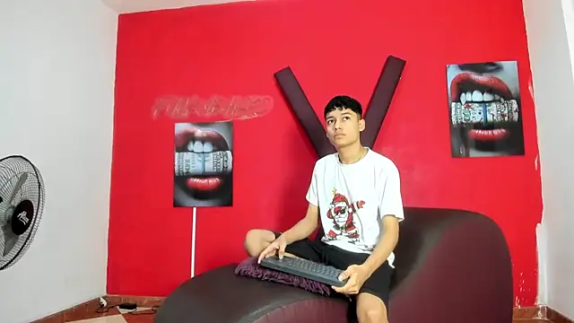 KING LOVERS1 online show from July 2, 3:07 pm