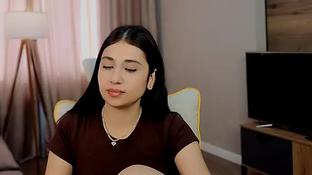 honeylanaa online show from June 4, 5:01 am