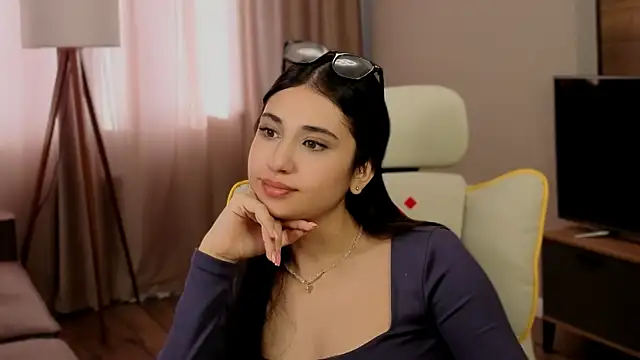 honeylanaa online show from June 9, 4:45 am