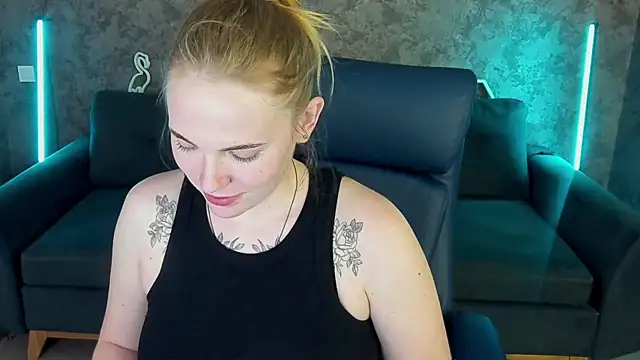 NikkyReyyy online show from May 19, 1:07 pm