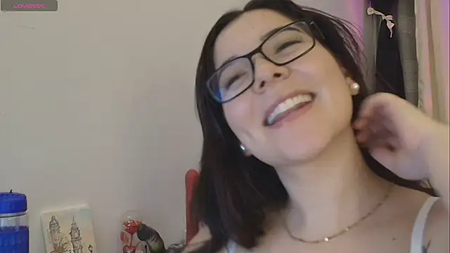 ayleen hall  online show from May 27, 1:16 am