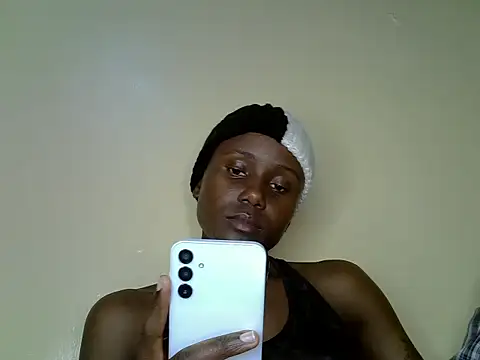 kiki8390 online show from May 15, 9:50 pm