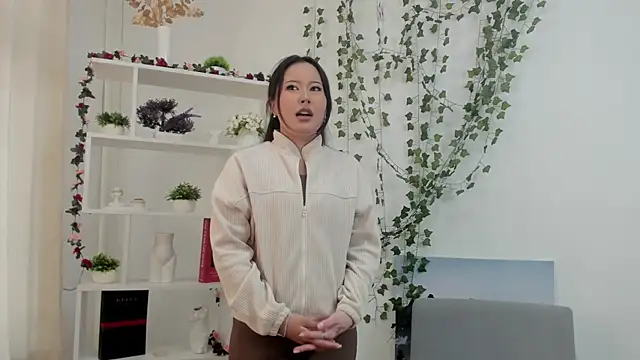 LaritaLevell online show from May 17, 7:07 am