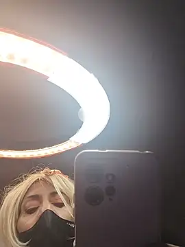 MartinaX X online show from May 17, 10:53 pm