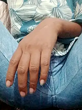 AnjuSharma23 online show from May 19, 12:01 pm