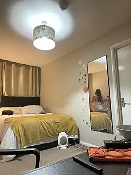 julia-mendonca online show from June 13, 2:31 am