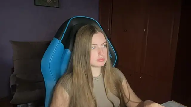 SilkSinner  online show from June 15, 5:35 pm