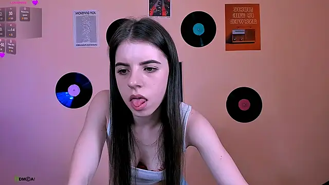lyra desire online show from June 15, 12:00 am