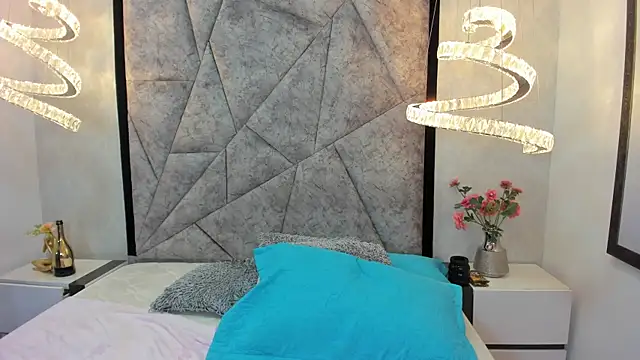 ZoeBrowns online show from July 9, 12:51 pm