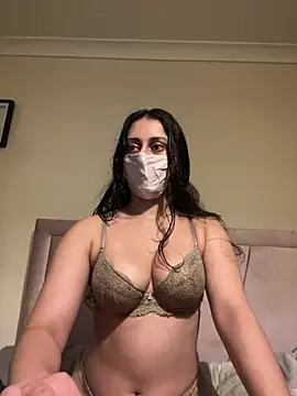 leila salem online show from July 30, 8:42 pm