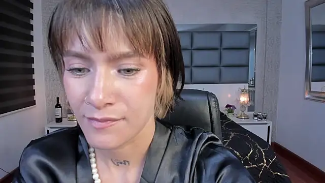 Mrs Regina clk online show from June 19, 9:35 am
