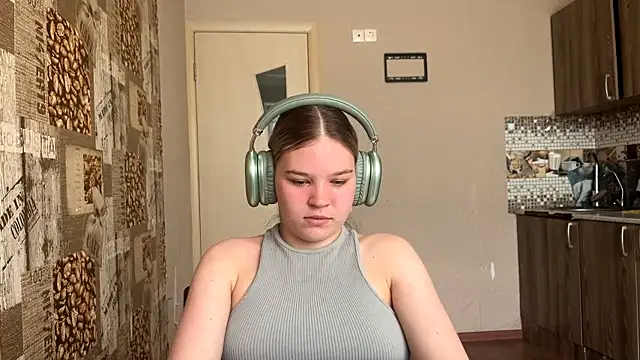 HellyRay online show from June 10, 1:32 pm