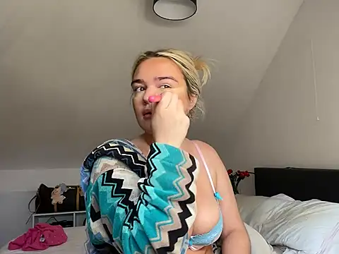 Annaox online show from July 15, 3:39 pm