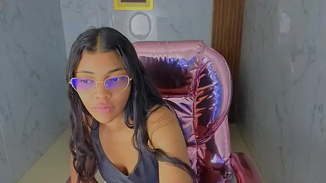 valentina gomez s online show from June 17, 1:01 pm