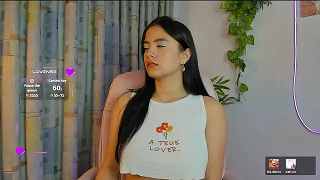 Zoe Queens online show from July 8, 12:40 pm