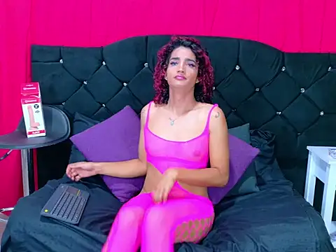 aura sterling online show from June 12, 11:40 am