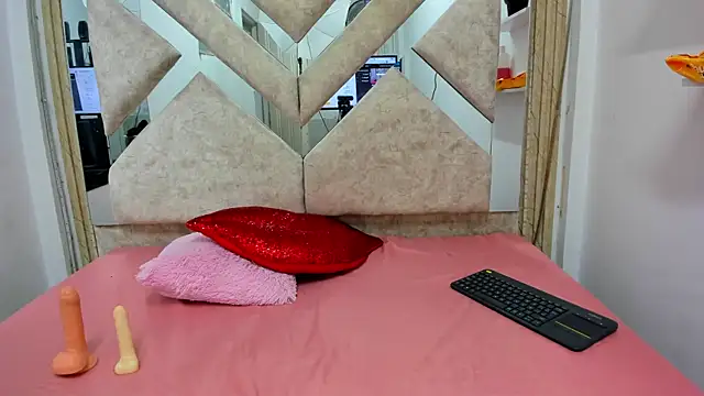 SophiaSamder online show from May 26, 10:31 pm