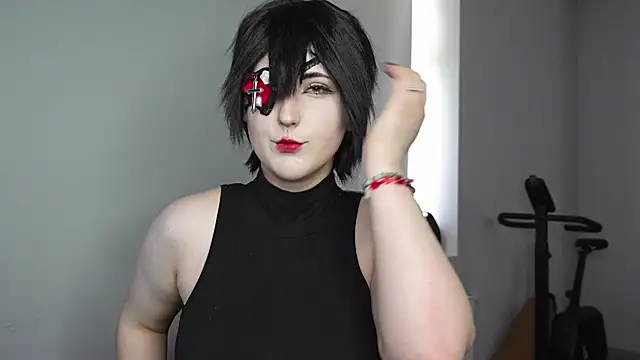 Laura Lalove online show from May 26, 1:32 pm