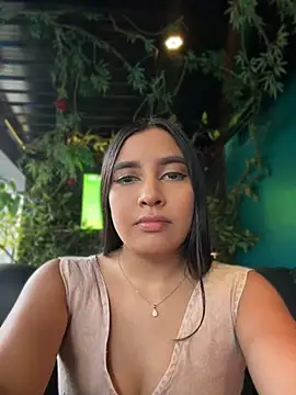 HaileyBieber  online show from June 25, 11:06 pm