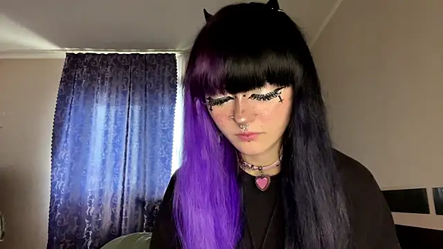 HolyCute online show from June 12, 3:09 pm