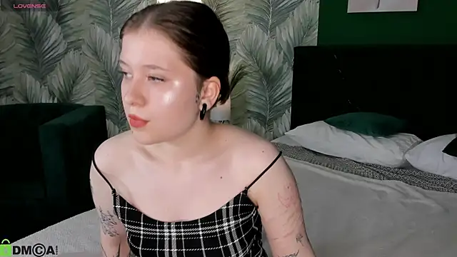 Kylie-Voss online show from July 13, 3:18 am