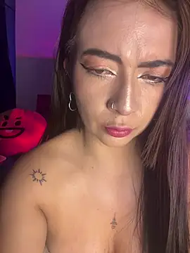 arilynn  online show from June 11, 5:04 am