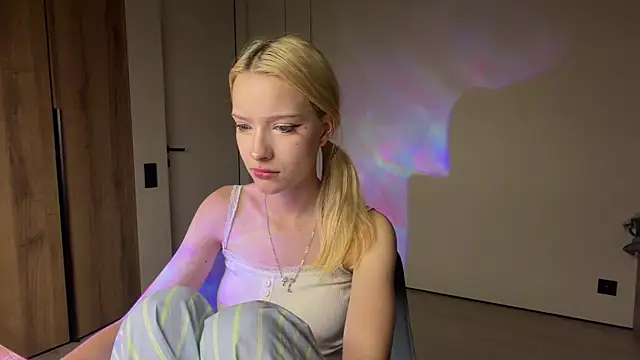 Anny qte online show from June 26, 7:15 pm